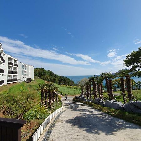 Windy Hill Resort Geoje Exterior photo