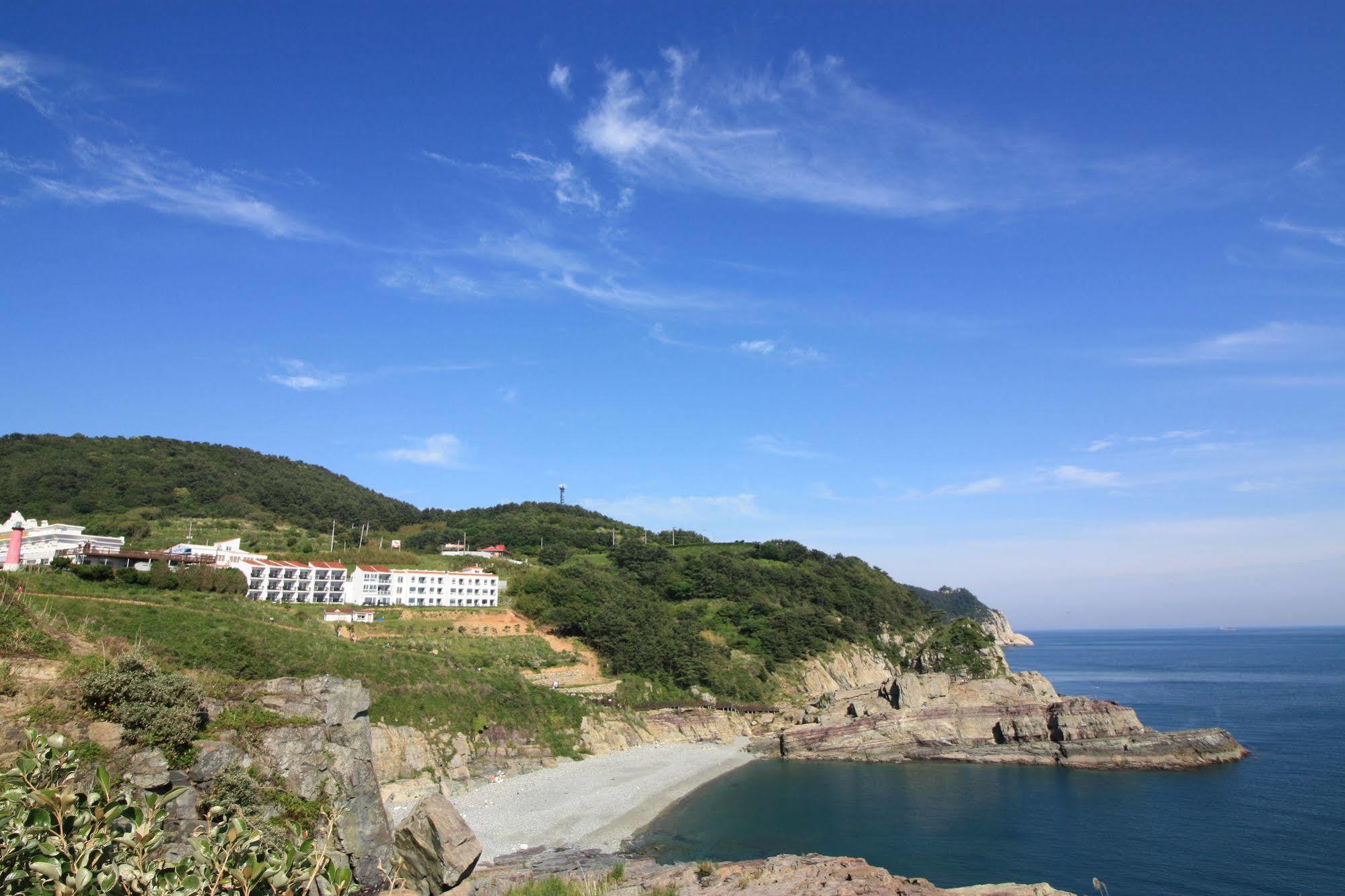 Windy Hill Resort Geoje Exterior photo